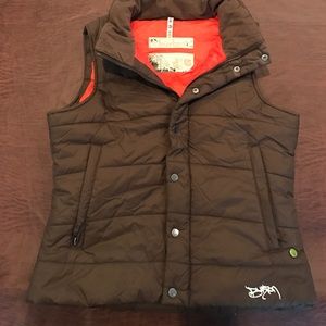 Like new Burton puffy vest! Only worn once!