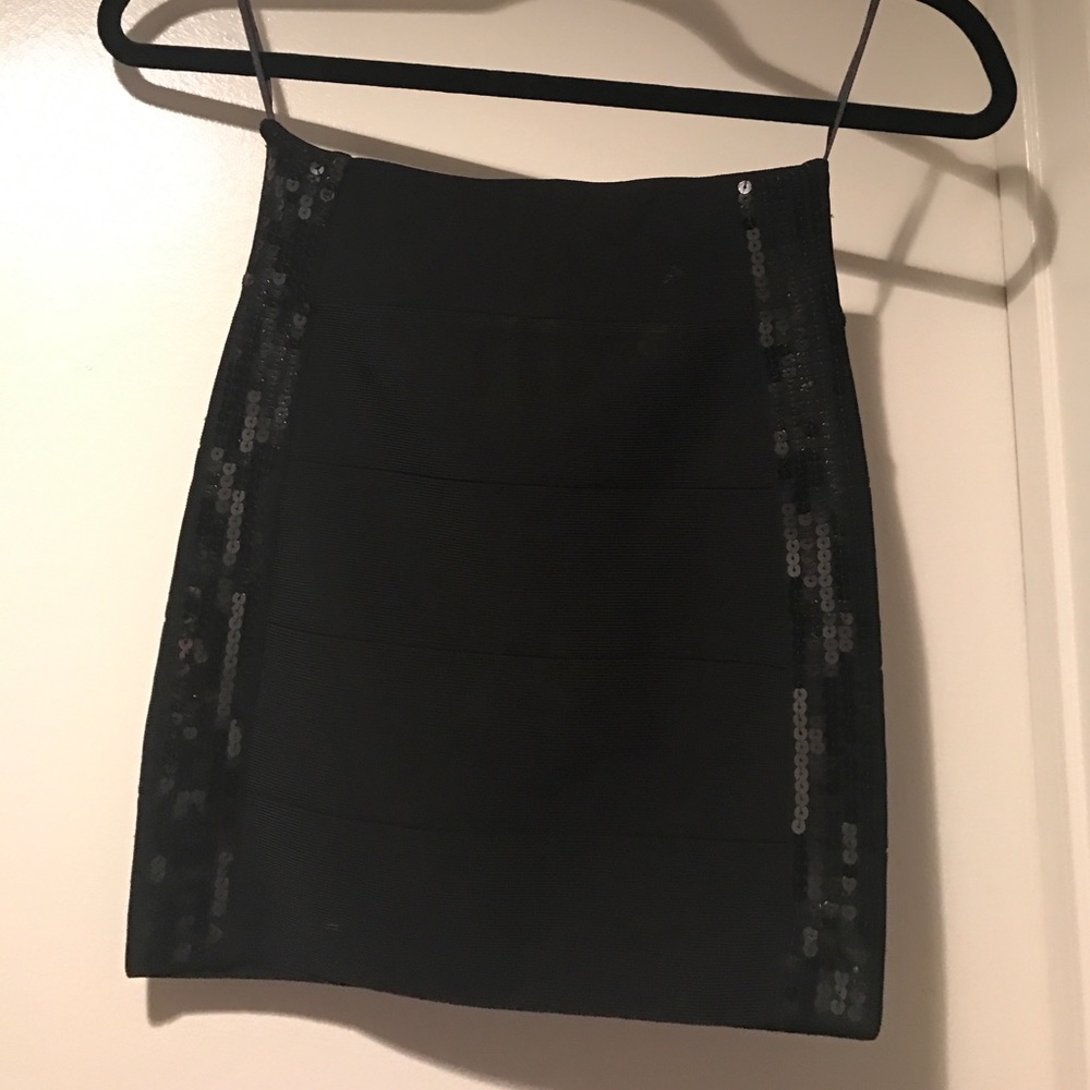 Bebe tube skirt with sequins