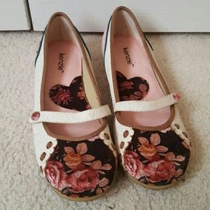 Adorable unique Kenzie Mary Jane Flats