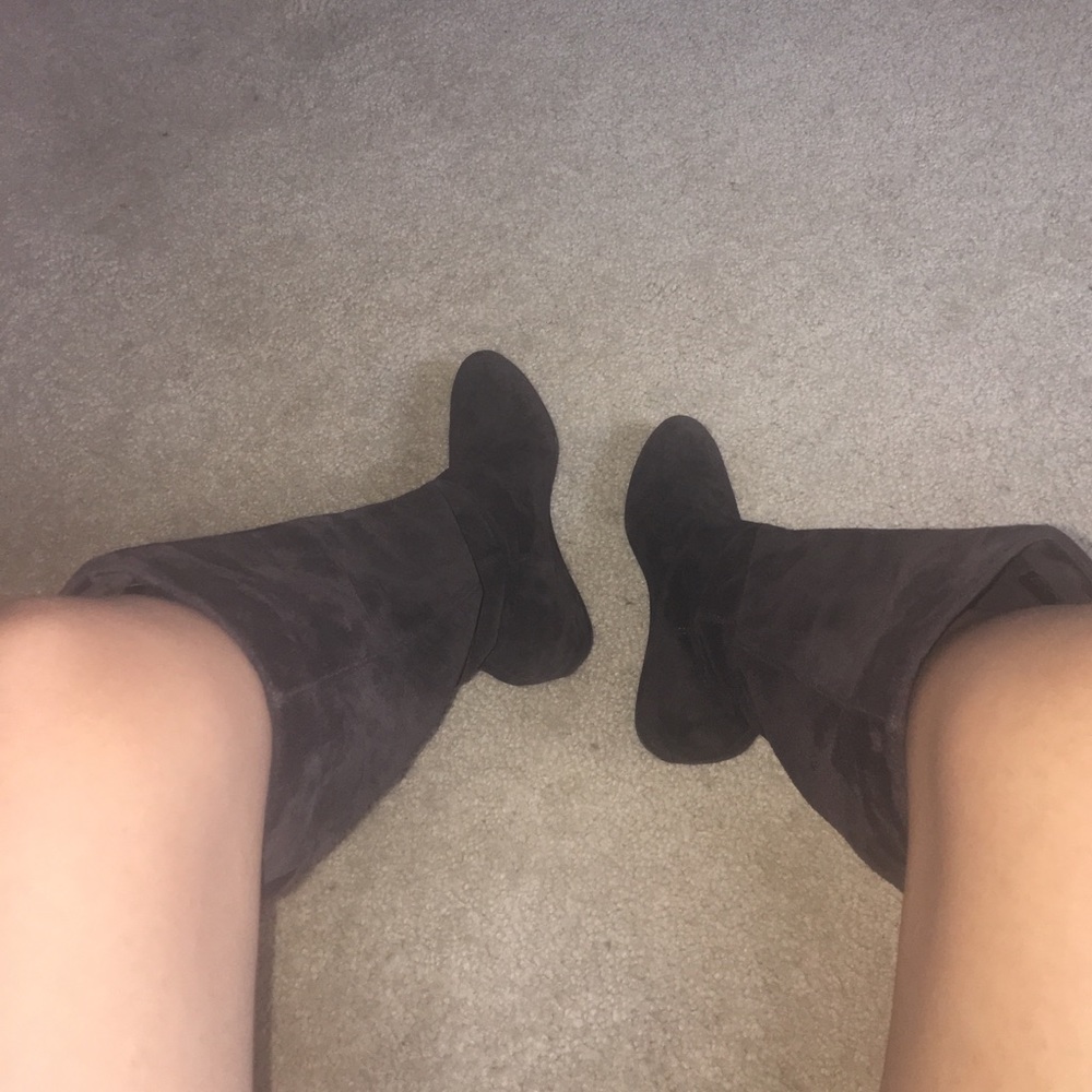 Gray Suede Boots (under the knee) light brown/gray