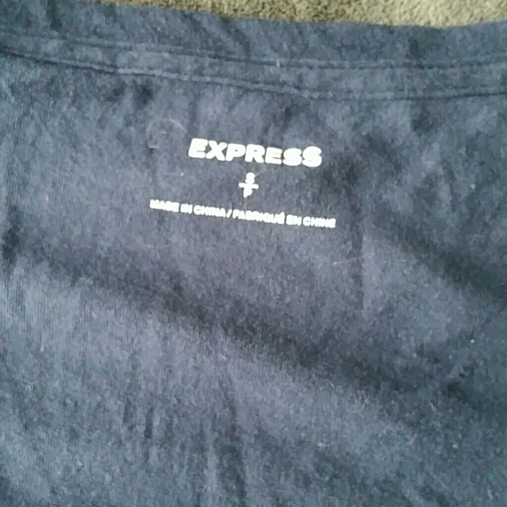 3 FOR $15 Express sequence top - Picture 2 of 3