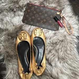 Tory Butch Reva Flats in Gold