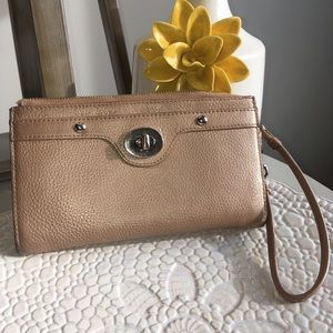 COACH wallet/wristlet GUC ⭐️