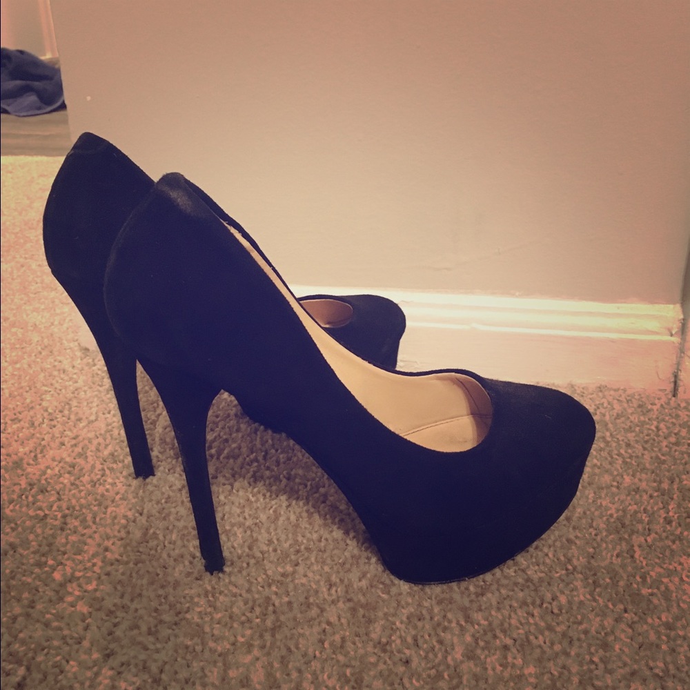 Black Aldo heels
