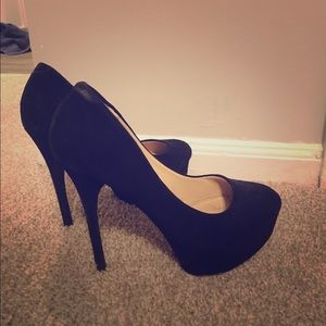 Black Aldo heels