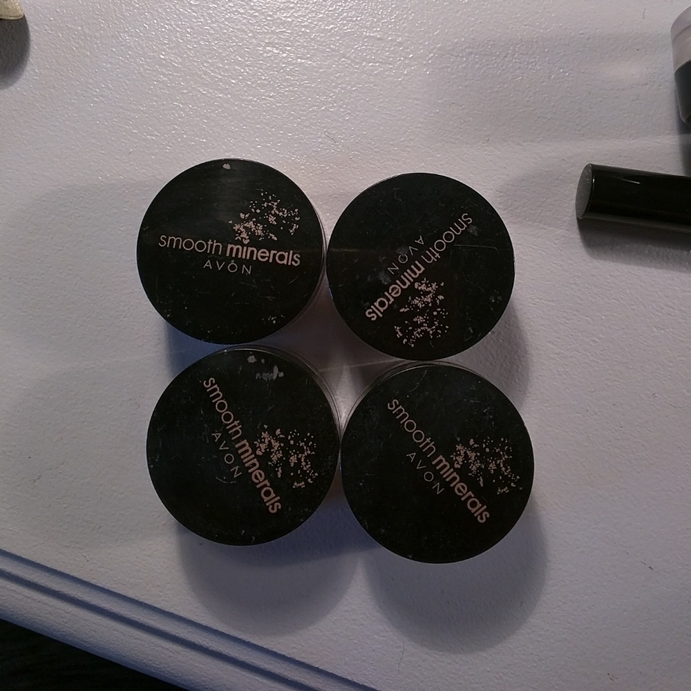 Set of 4 mineral eyeshadows from Avon