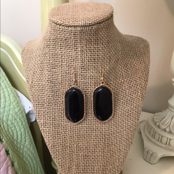 Statement earrings - Picture 1 of 2