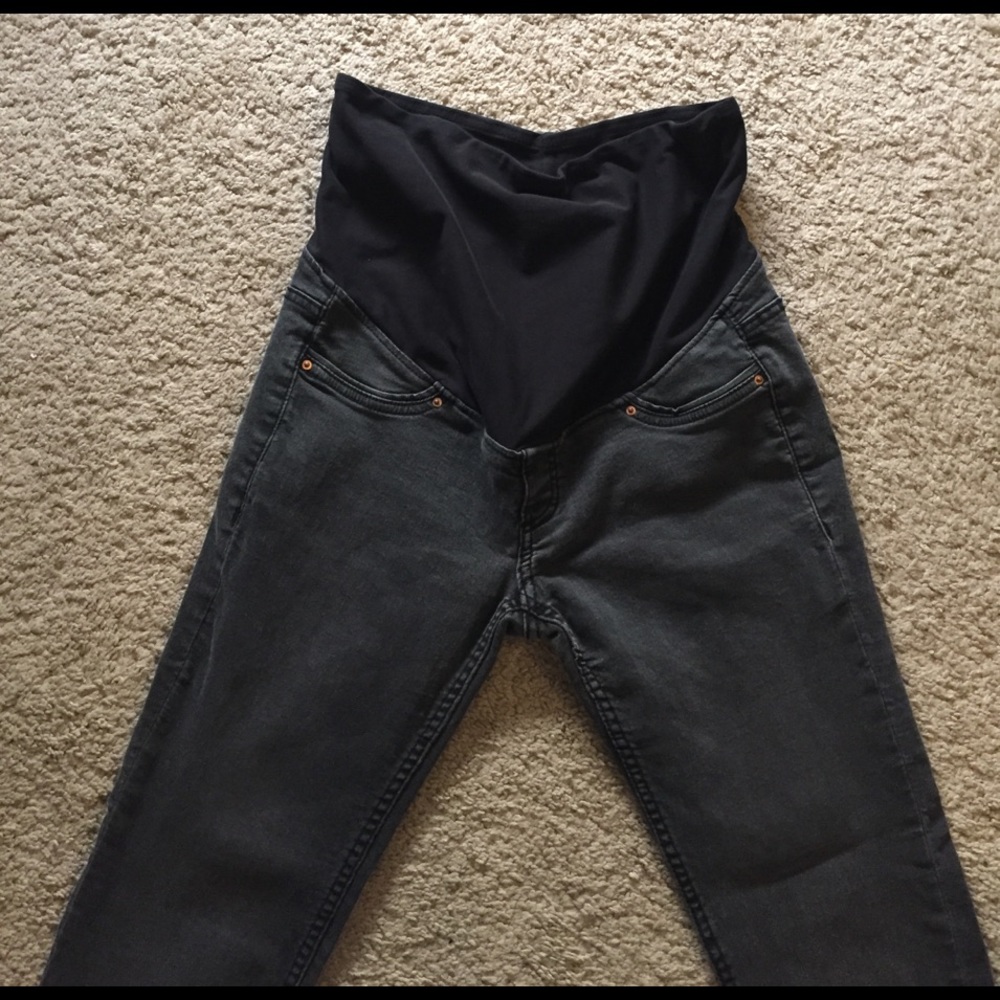 H&M MAMA skinny maternity jeans.
