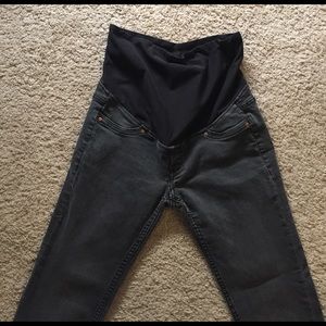 H&M MAMA skinny maternity jeans.