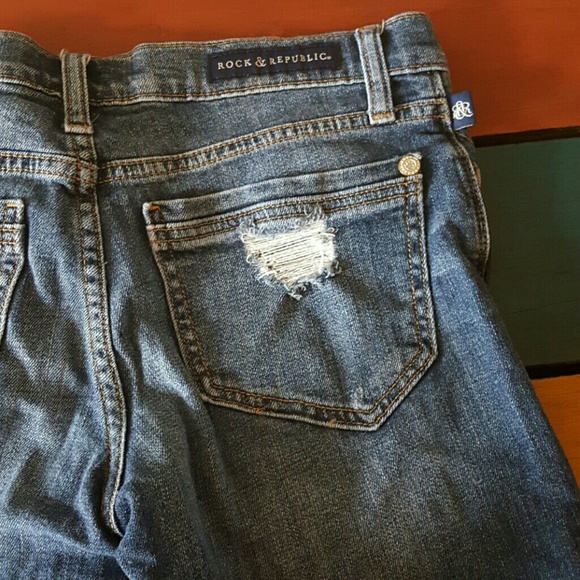 Shorts - Picture 3 of 4