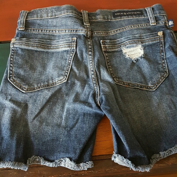 Shorts - Picture 4 of 4