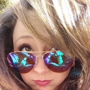 Meet your Posher, Logan