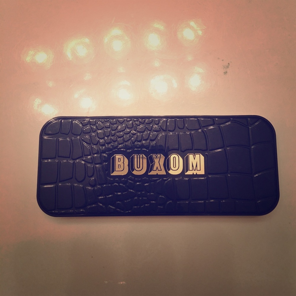 BUXOM - create your own eyeshadow palette