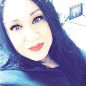 Meet your Posher, Priscilla