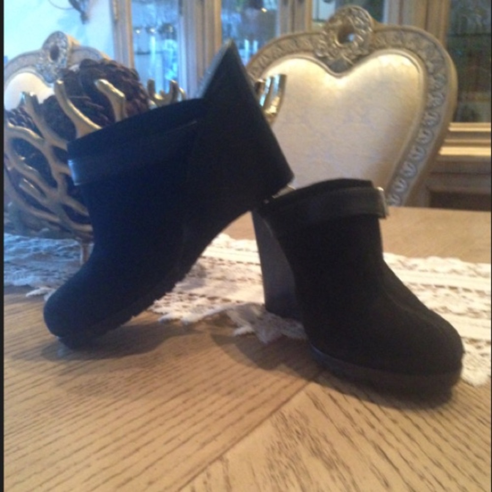 Wedge slip on shoes