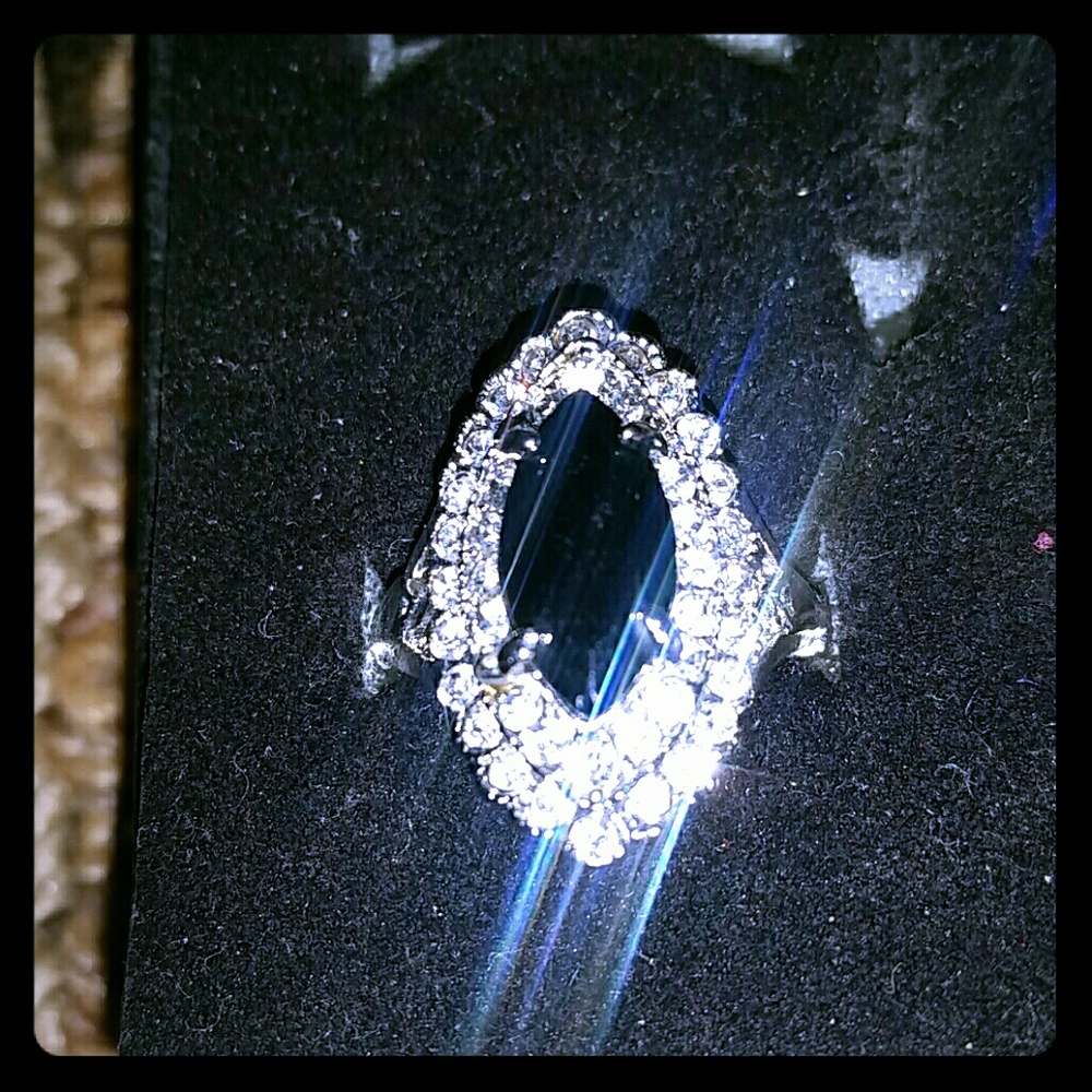 Beautiful ring/fashion jewelry