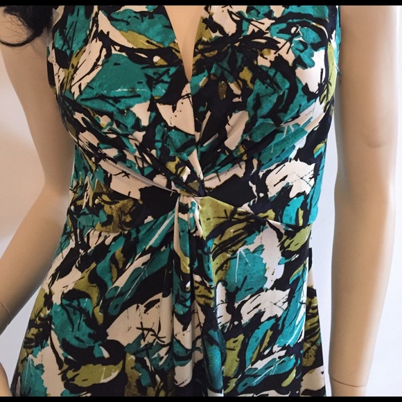 Polished and pretty dress - Picture 2 of 2