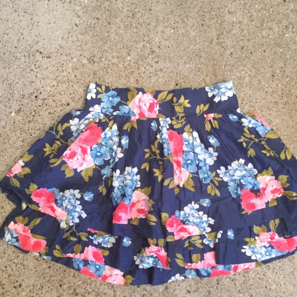Abercrombie & Fitch floral mini skirt