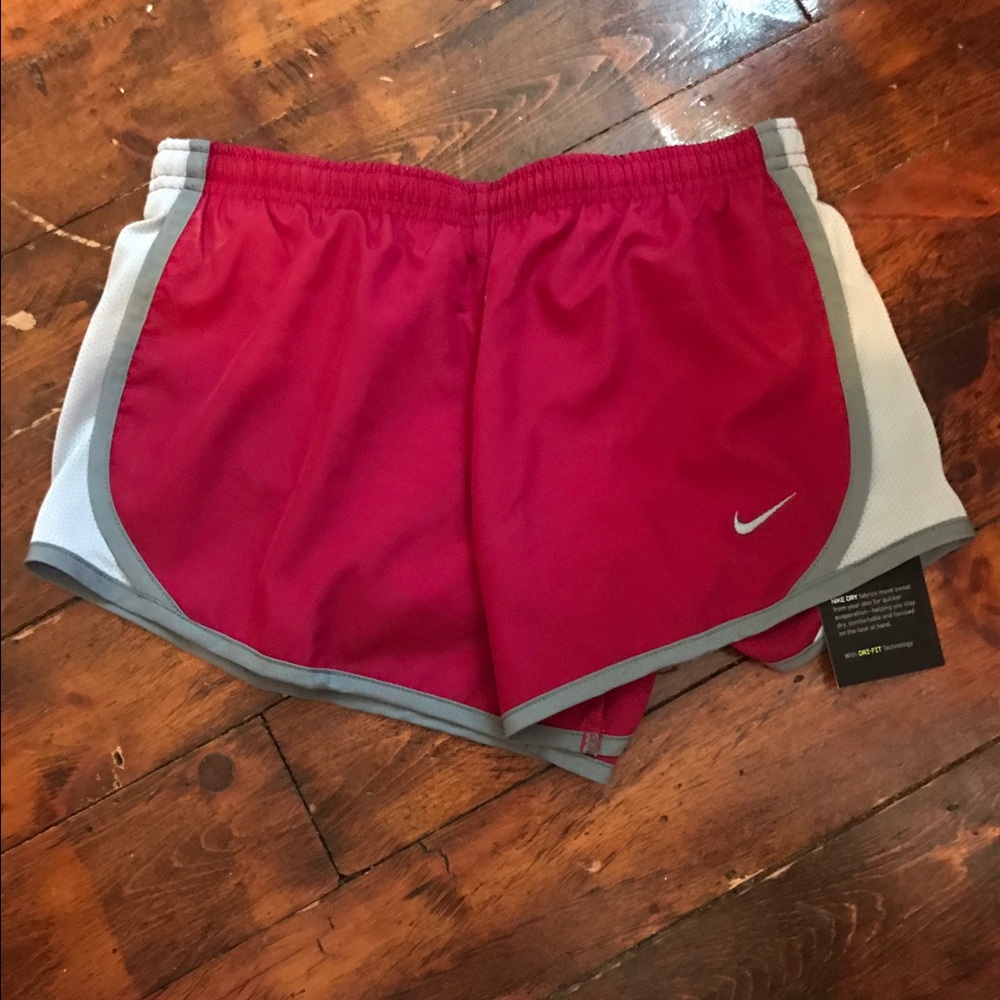 Nike girls M running shorts