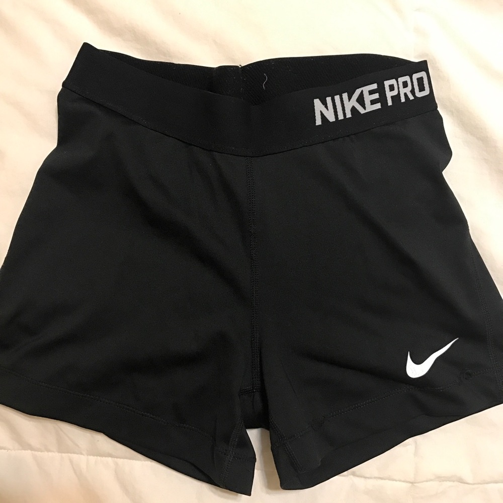 Black Nike pro shorts size M