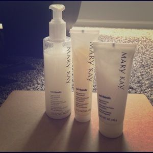 Mary Kay satin hands set