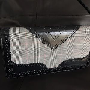 Shoulder handbag