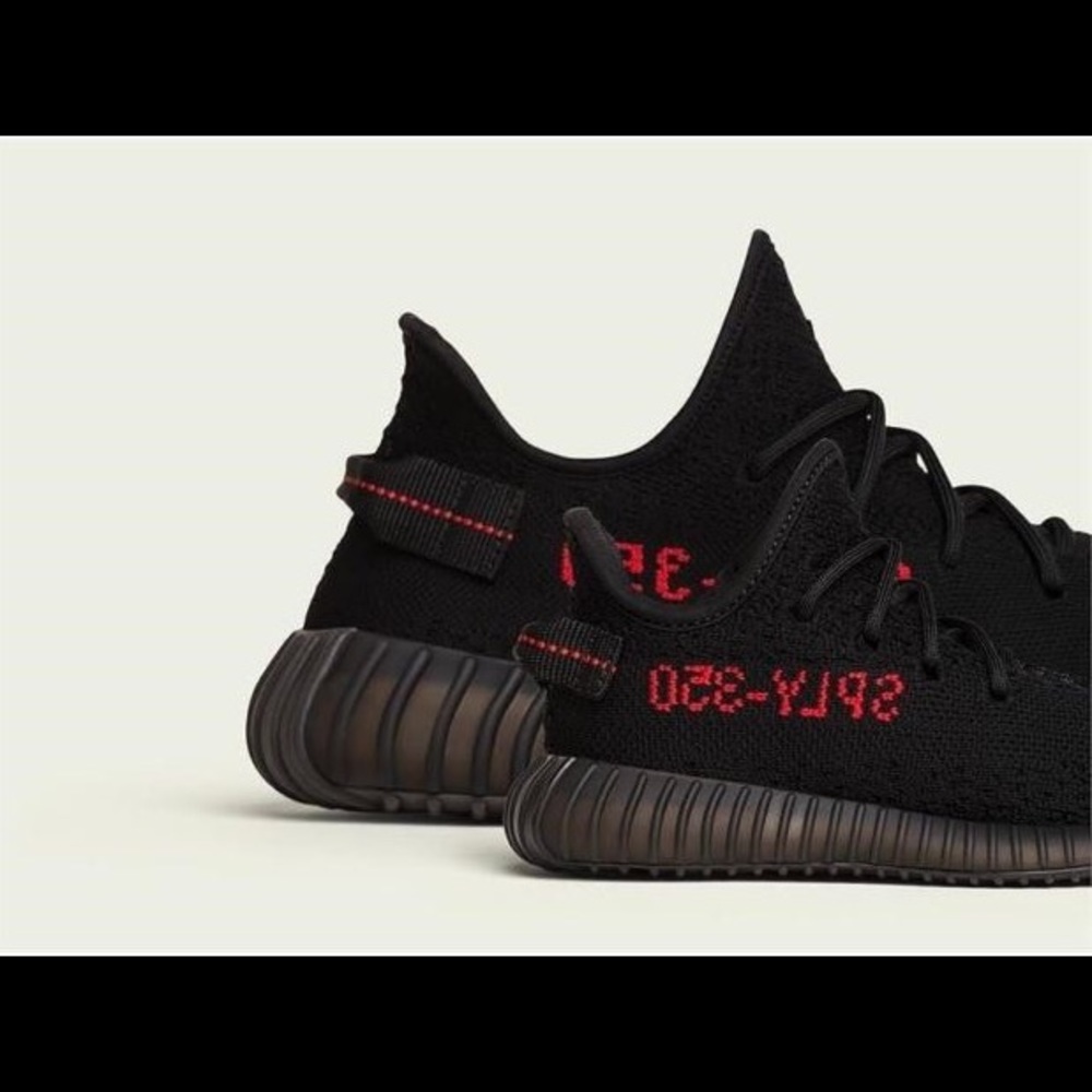 YEEZY BOOST 350 V2