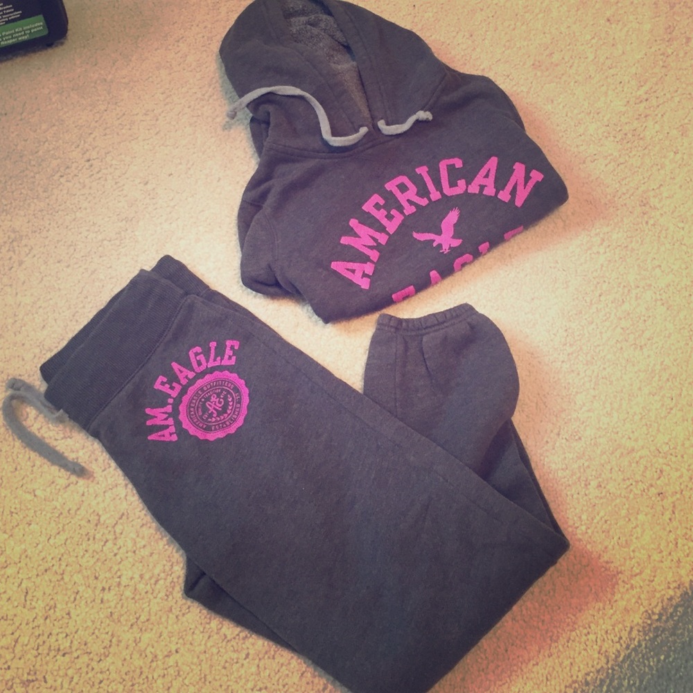 American eagle sweatsuit