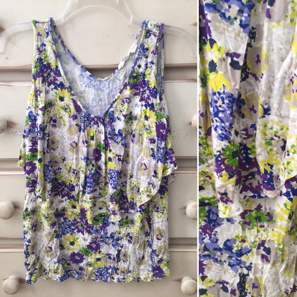 Old Navy Tops - Old navy tiered floral tank