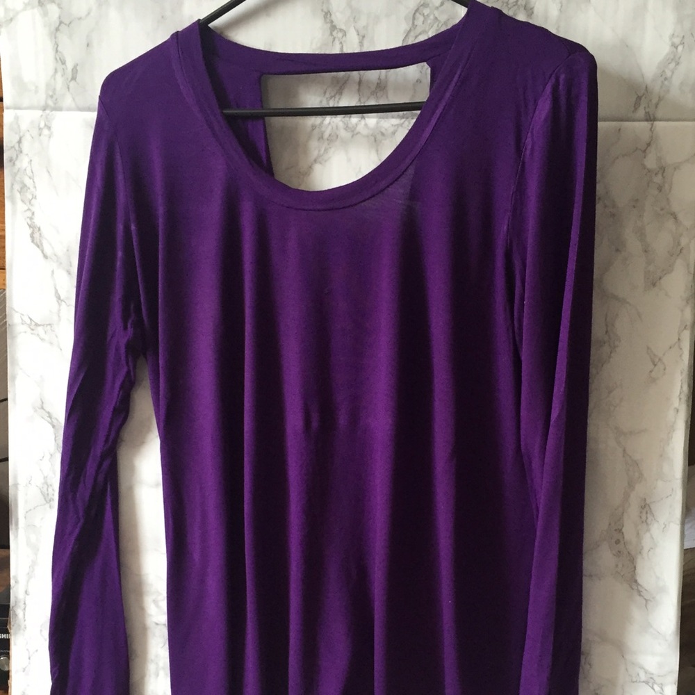 Twist back top