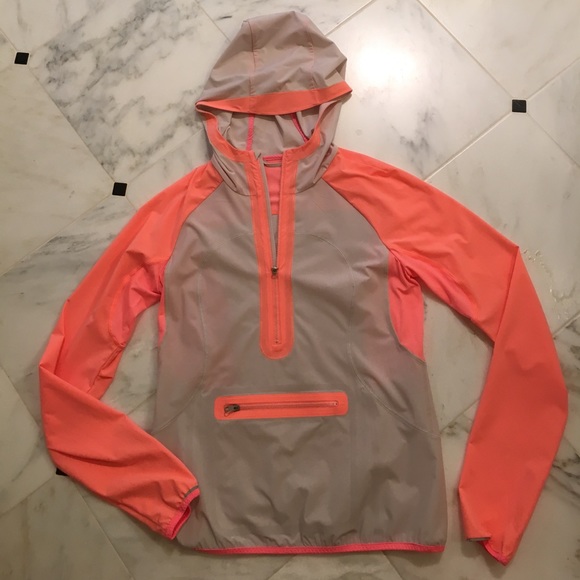 lululemon athletica Jackets & Blazers - Lululemon rain jacket size 4