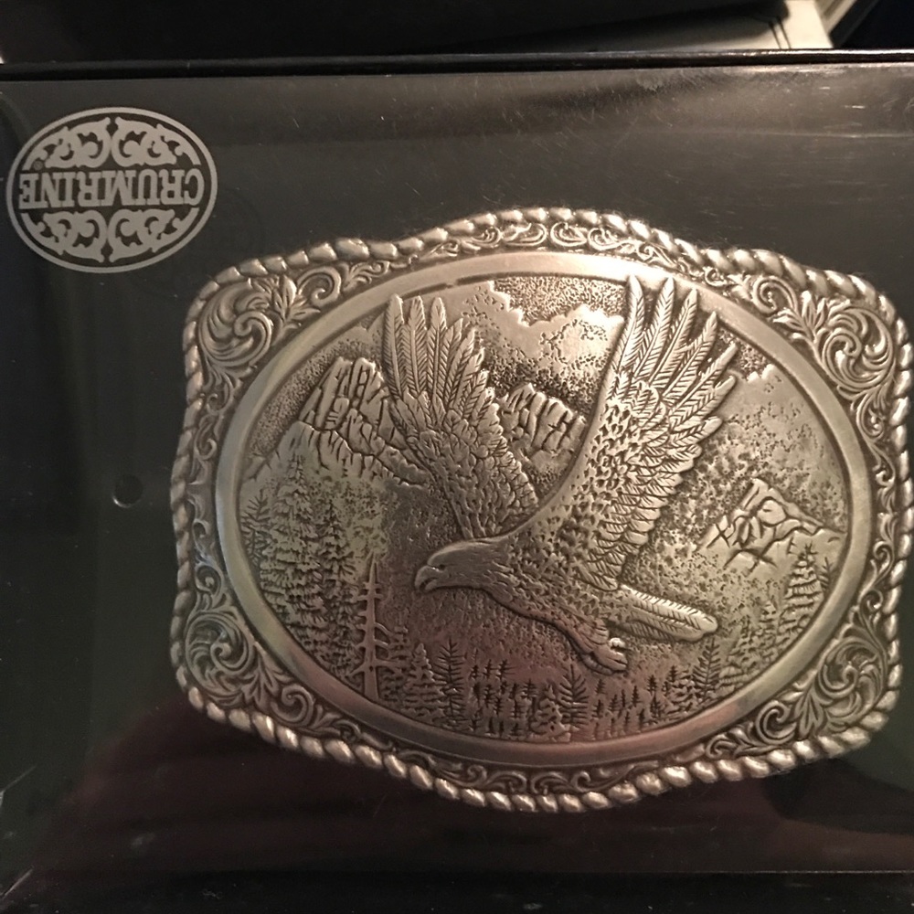 Crumrine belt buckle