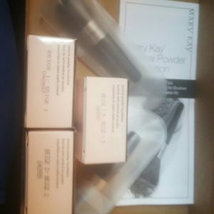 Mary Kay mineral powder foundation and 2 brushes