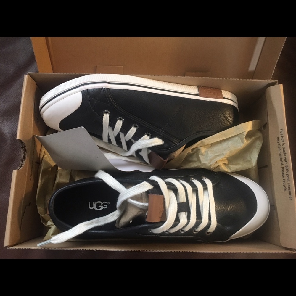 Ugg sneakers, size 6