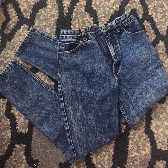 Vintage Guess Jeans - Picture 2 of 3