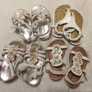 Set of 4 pairs of sandals!