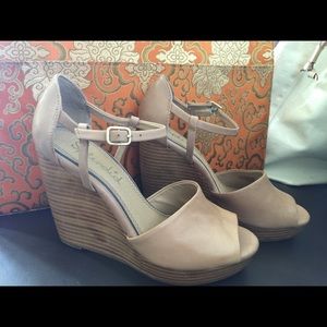 Spendid leather wedge sandals
