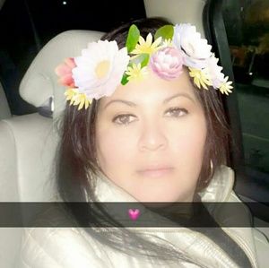Meet your Posher, Mireya