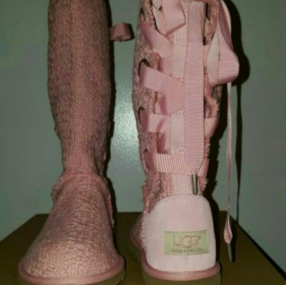 Heirloom Laceup UGGS - Picture 2 of 3