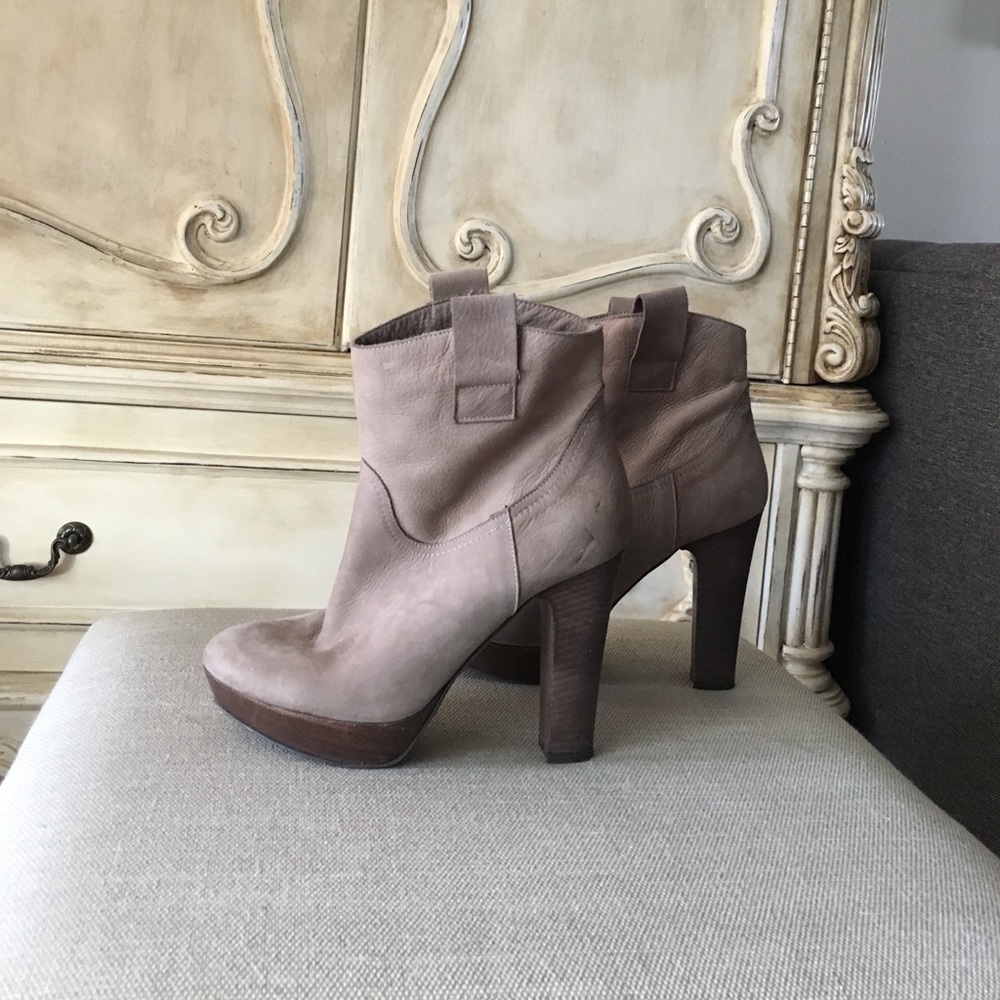 Steve Madden booties size 7
