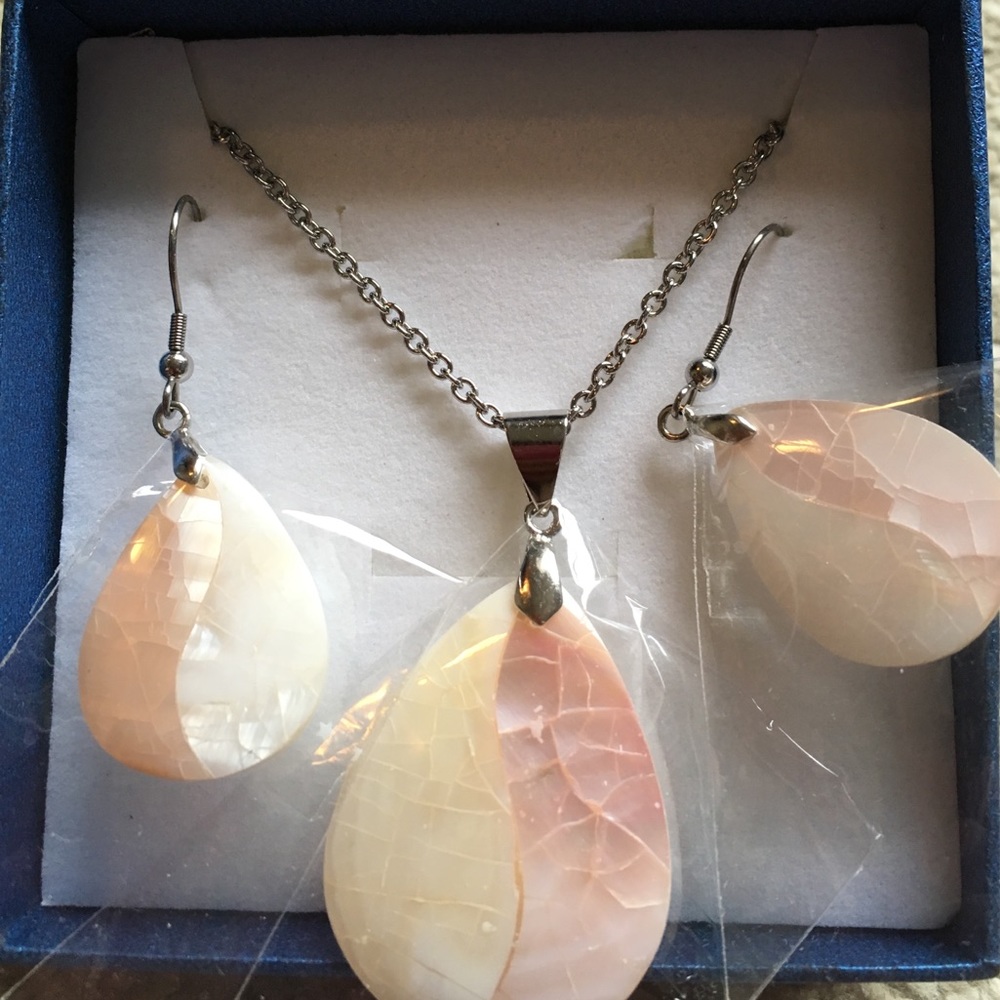 Earrings and necklace set.
