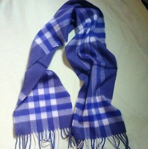 BRAND NEW Burberry scarf, great deal!!! 👈👈👈