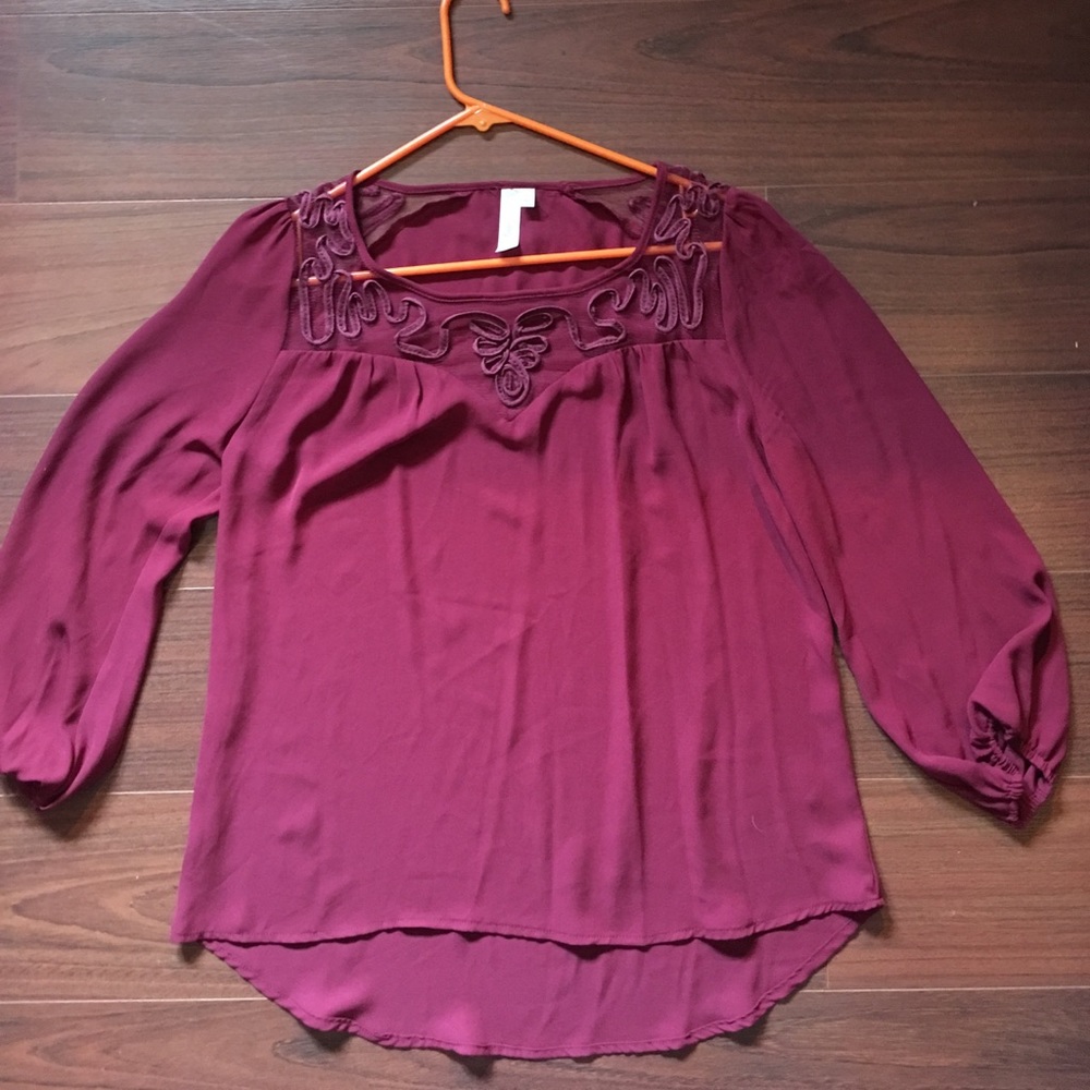 Maroon Detained Top Sz M