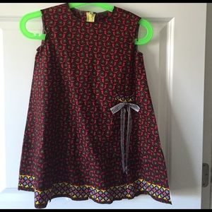 Girls 5/6 printed dress with pleats.