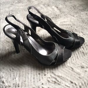 Nine West Black w/ Silver edge Slingbacks