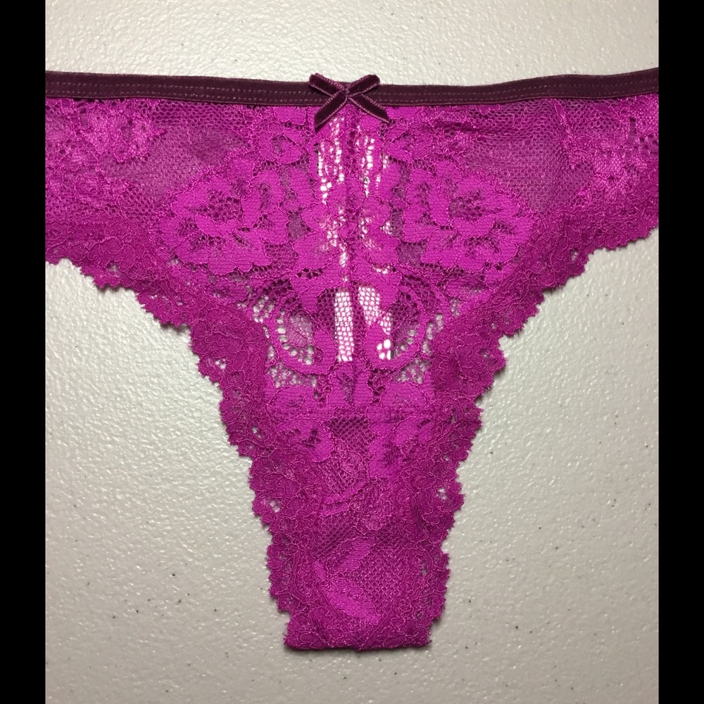 ❤Victoria's Secret Velvet Trim Lace Thong Panty❤ - Picture 2 of 3