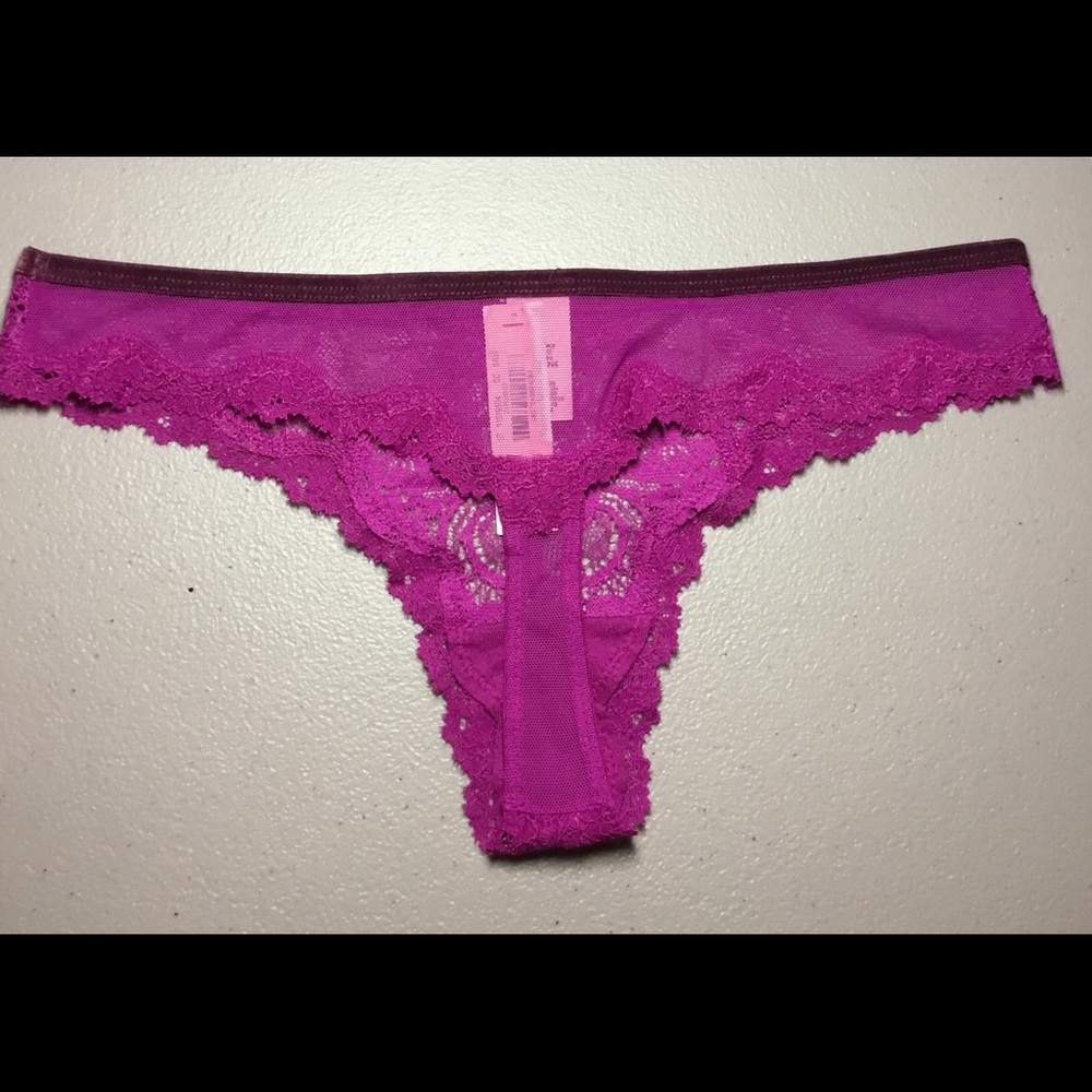 ❤Victoria's Secret Velvet Trim Lace Thong Panty❤ - Picture 3 of 3