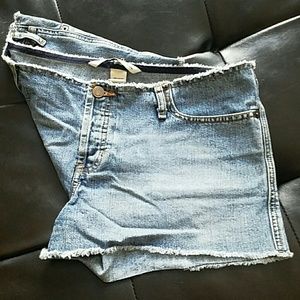 Abercrombie & Fitch Frayed Jean Shorts Size 8