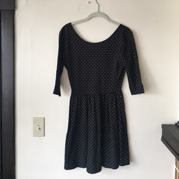 Scoop-Neck Three-Quarter Sleeve Dress w Low Back - Picture 1 of 2