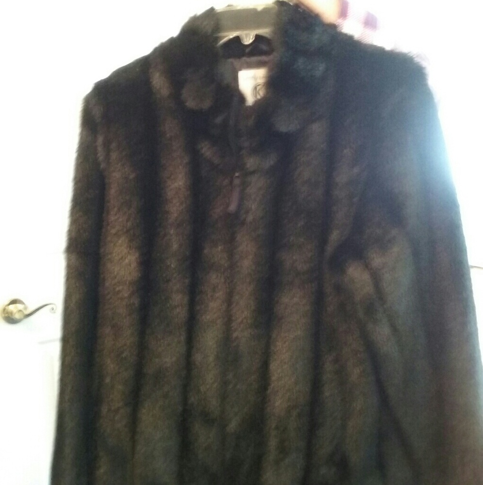 Kathy Ireland fake fur coat